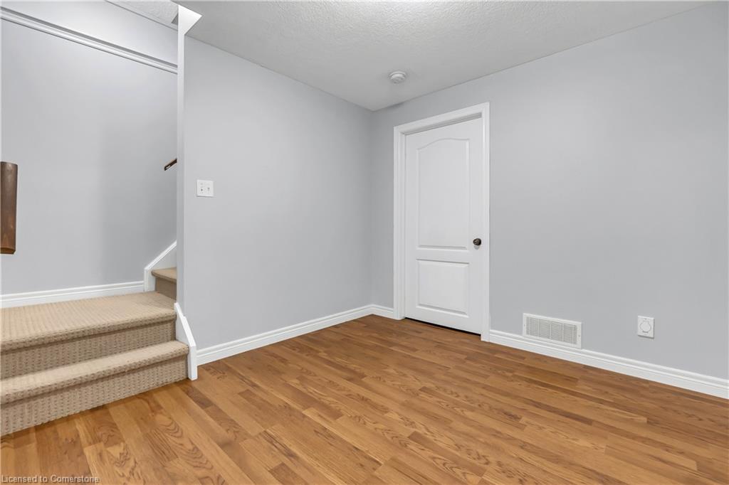 48 Clough Crescent Property Photo 32