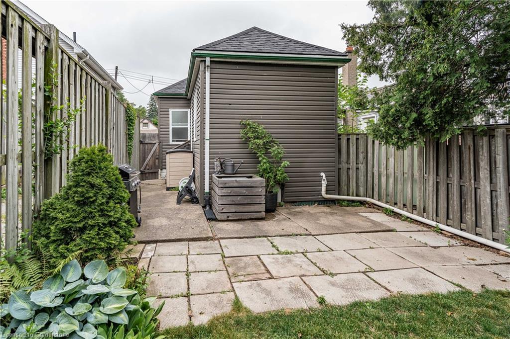 18 Ellis Avenue Property Photo 43