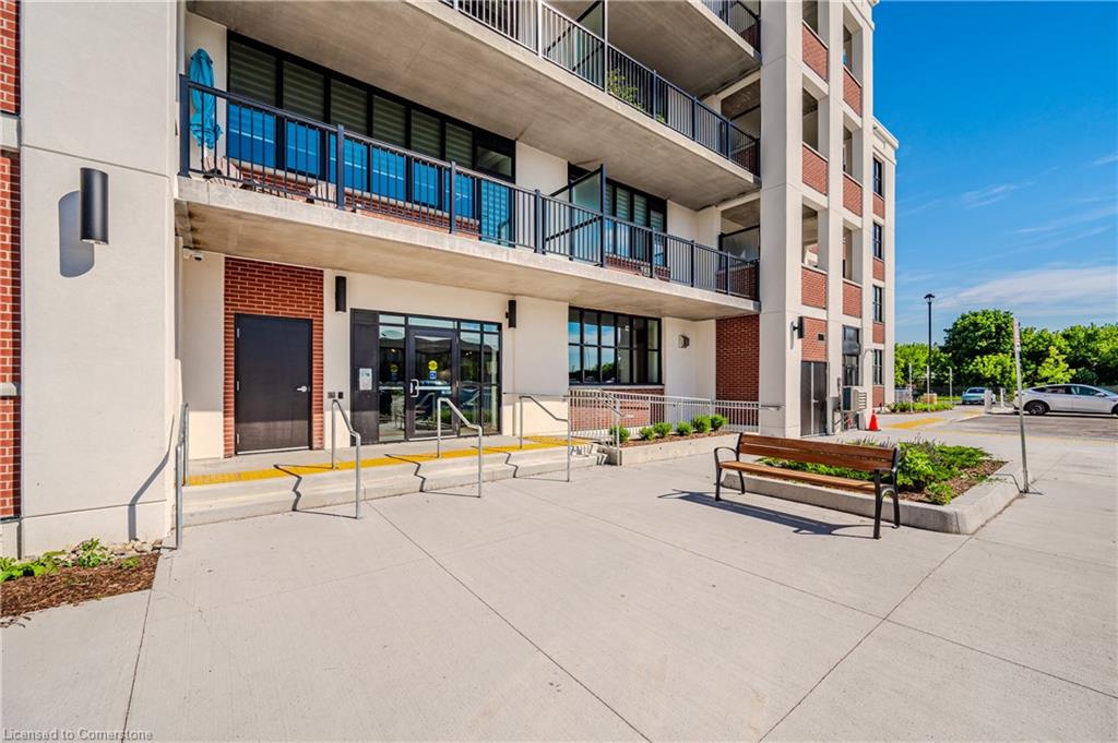 528-120 Huron Street Property Photo 8