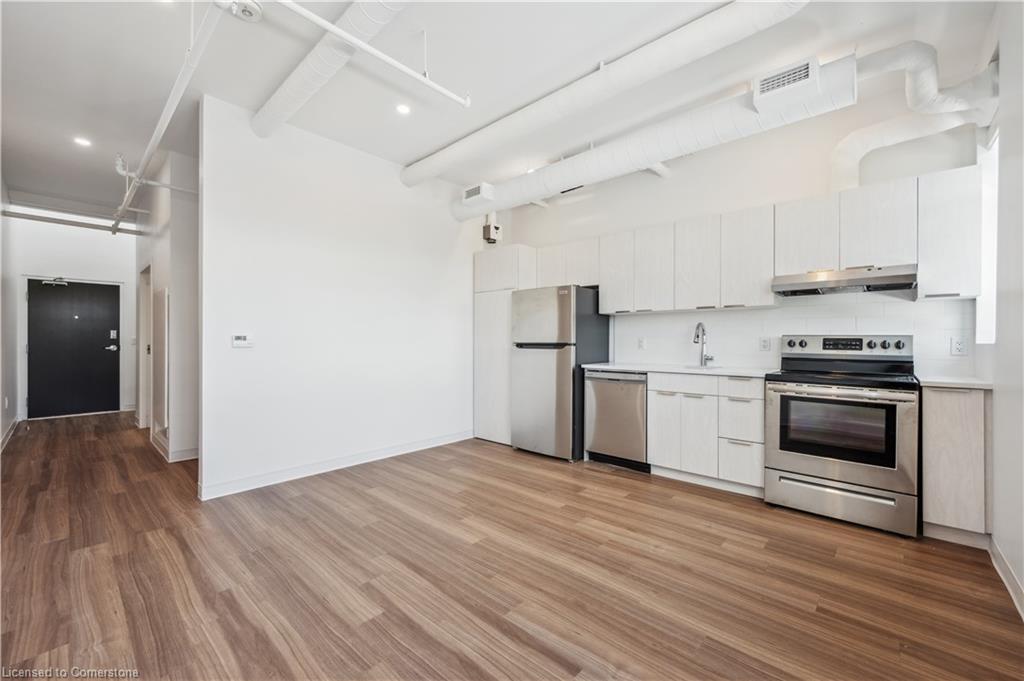 528-120 Huron Street Property Photo 10
