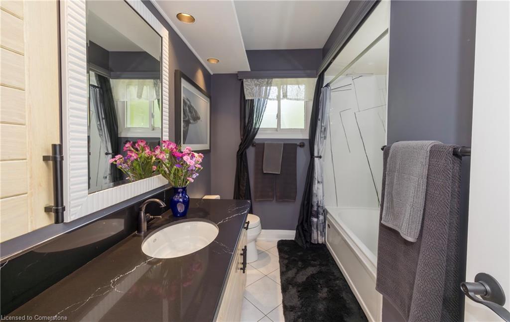 2183 Sandringham Drive Property Photo 20
