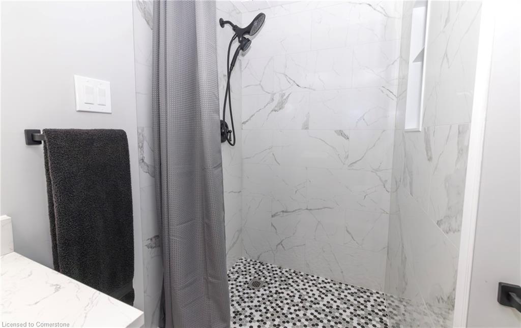 2183 Sandringham Drive Property Photo 32