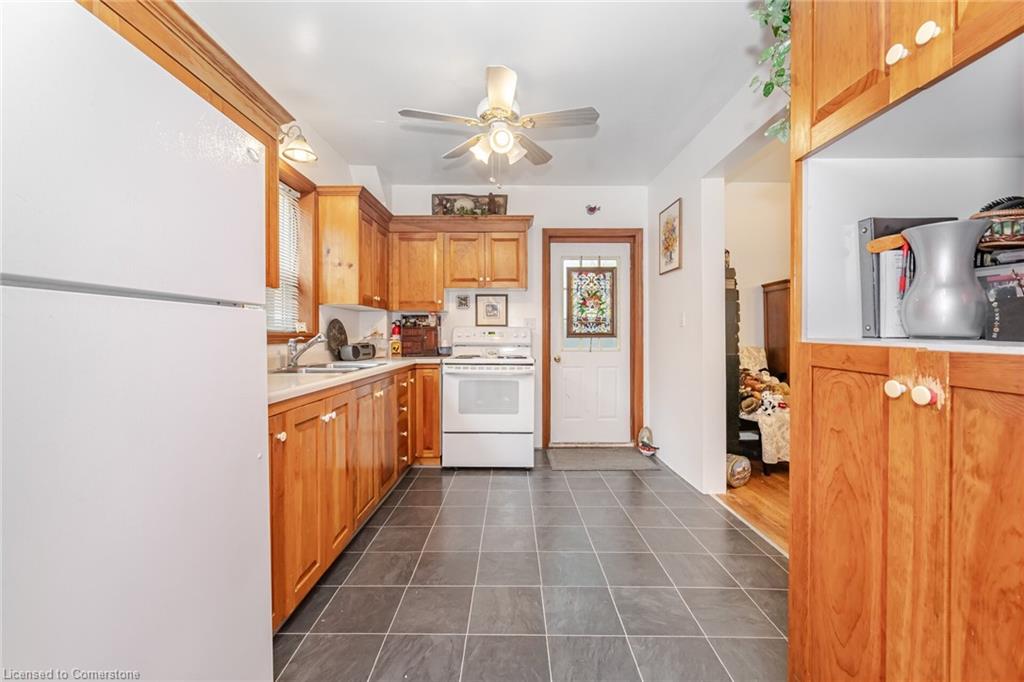 24 Hillcrest Avenue Property Photo 8