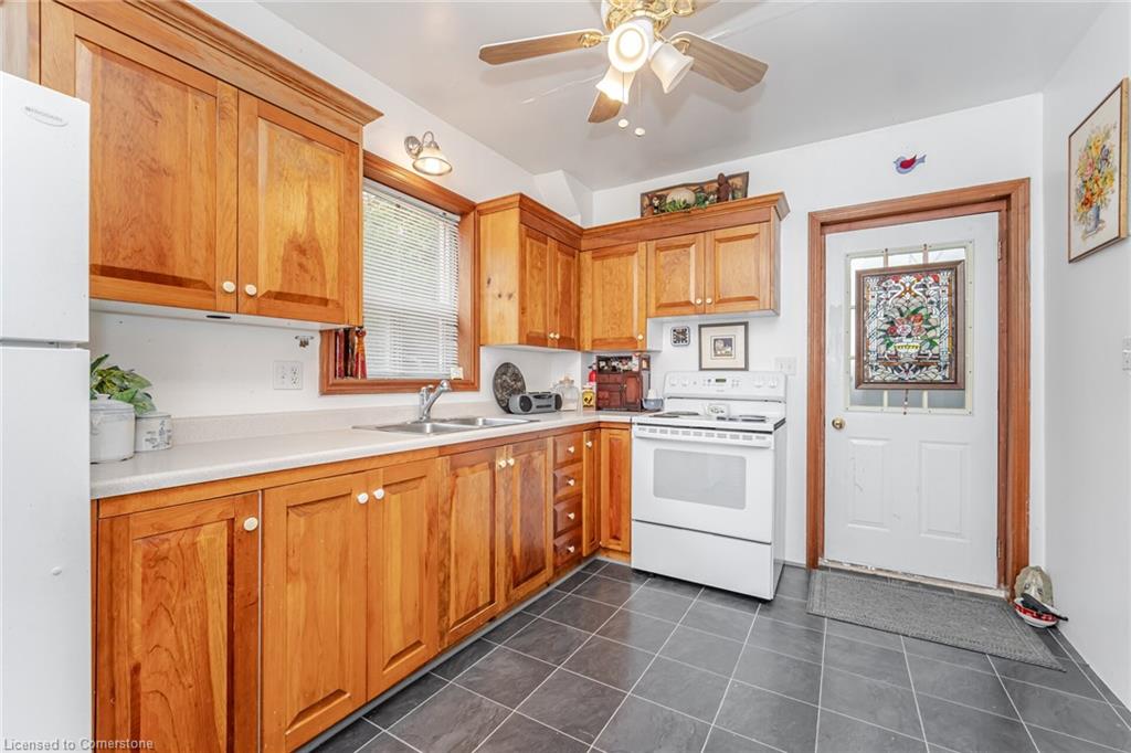 24 Hillcrest Avenue Property Photo 9