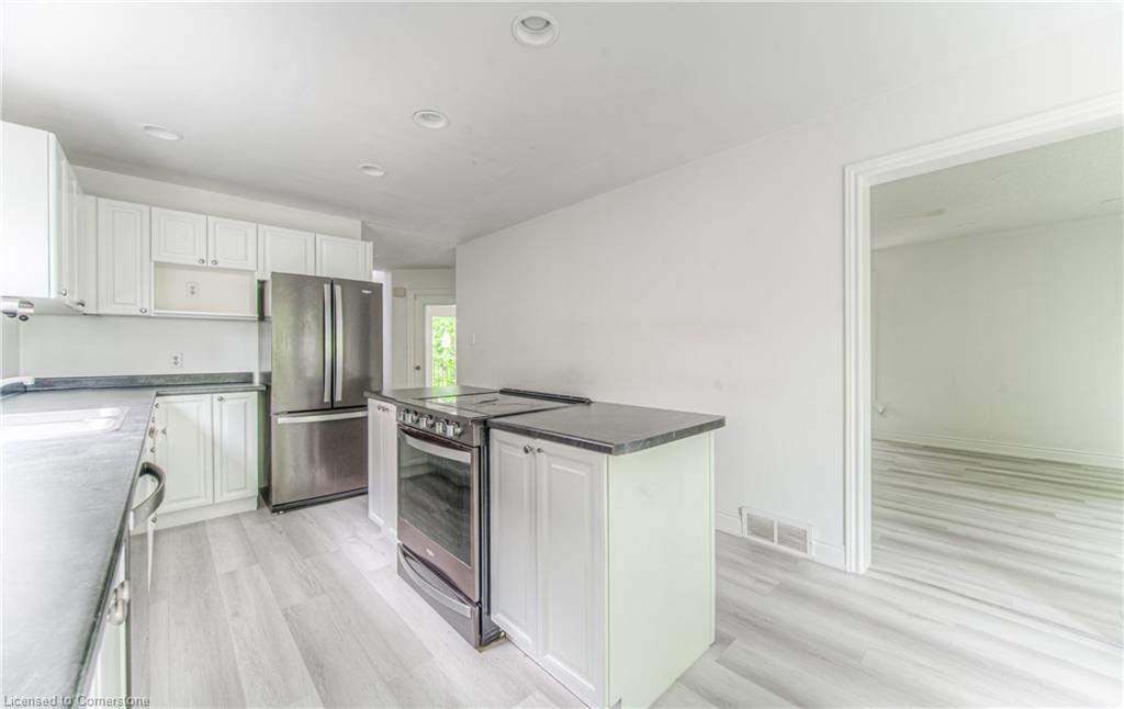 383 Burnett Avenue Property Photo 16