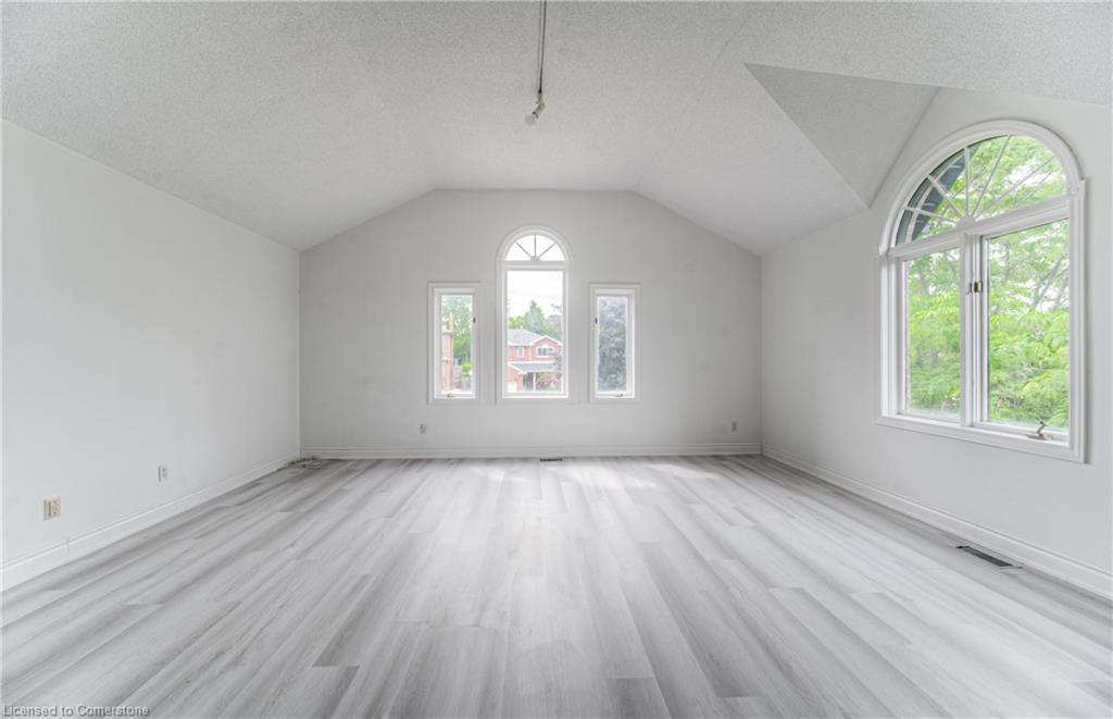 383 Burnett Avenue Property Photo 22