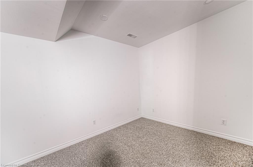 383 Burnett Avenue Property Photo 34