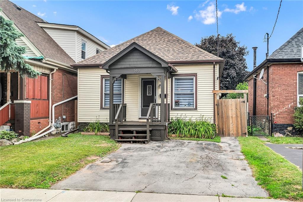 149 Kensington Avenue N Property Photo 1