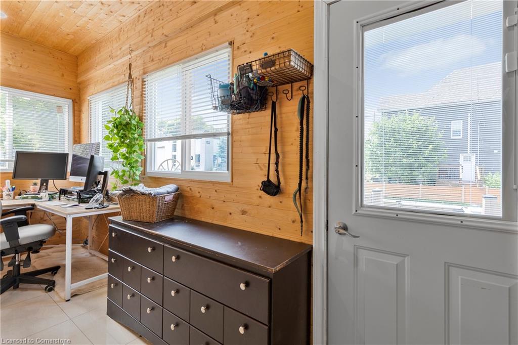 25 Land Street Property Photo 8