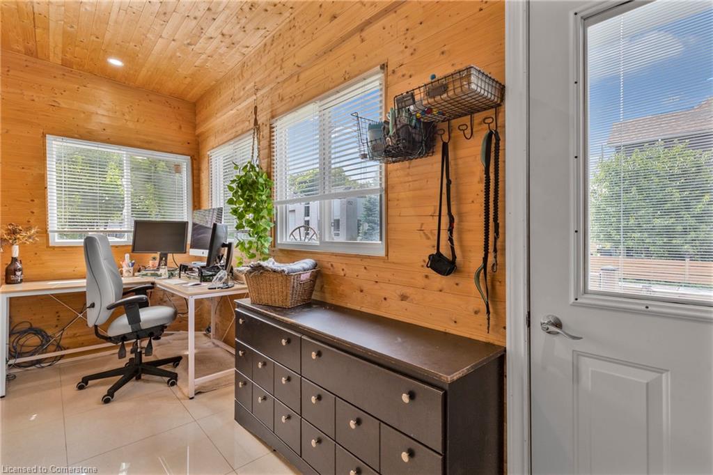 25 Land Street Property Photo 9
