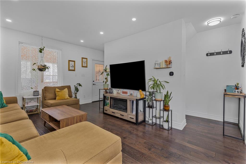 25 Land Street Property Photo 11