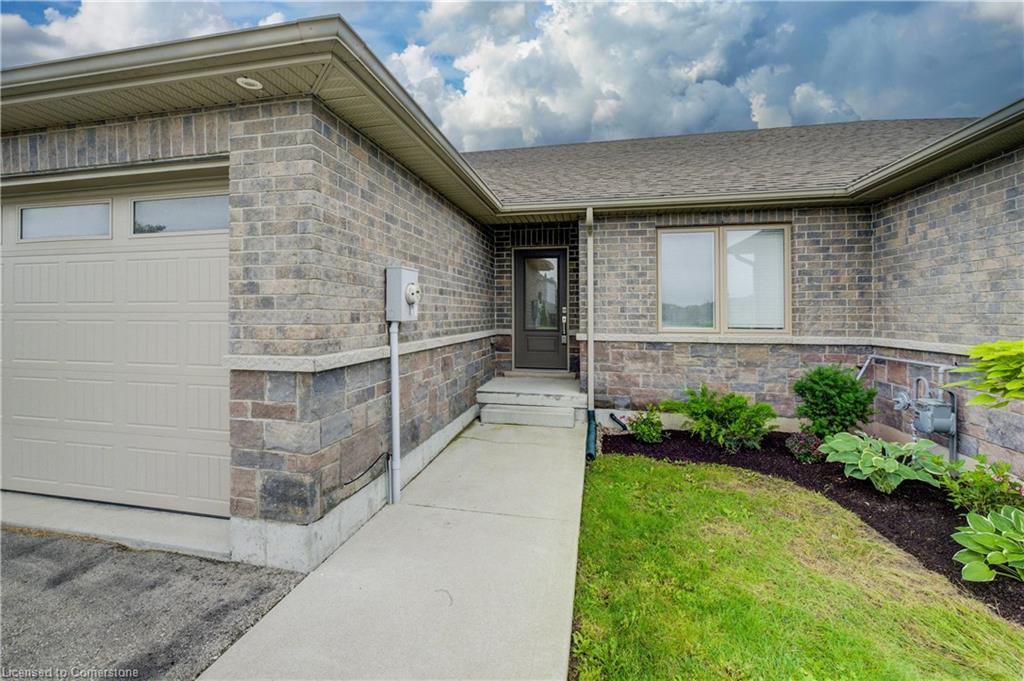 470 Krotz Street E Property Photo 3