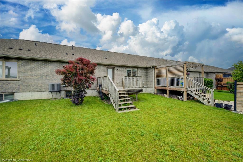470 Krotz Street E Property Photo 5