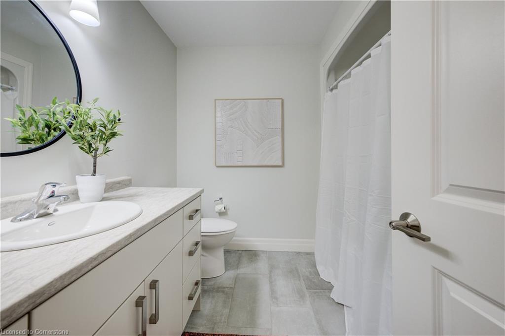 470 Krotz Street E Property Photo 13