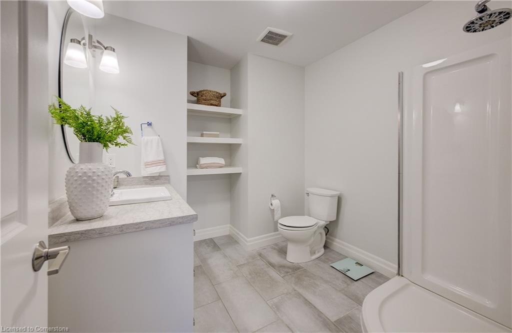 470 Krotz Street E Property Photo 30