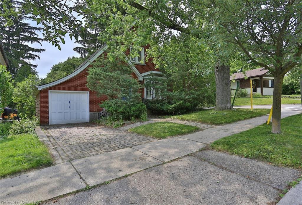 81 Allen Street W Property Photo 2