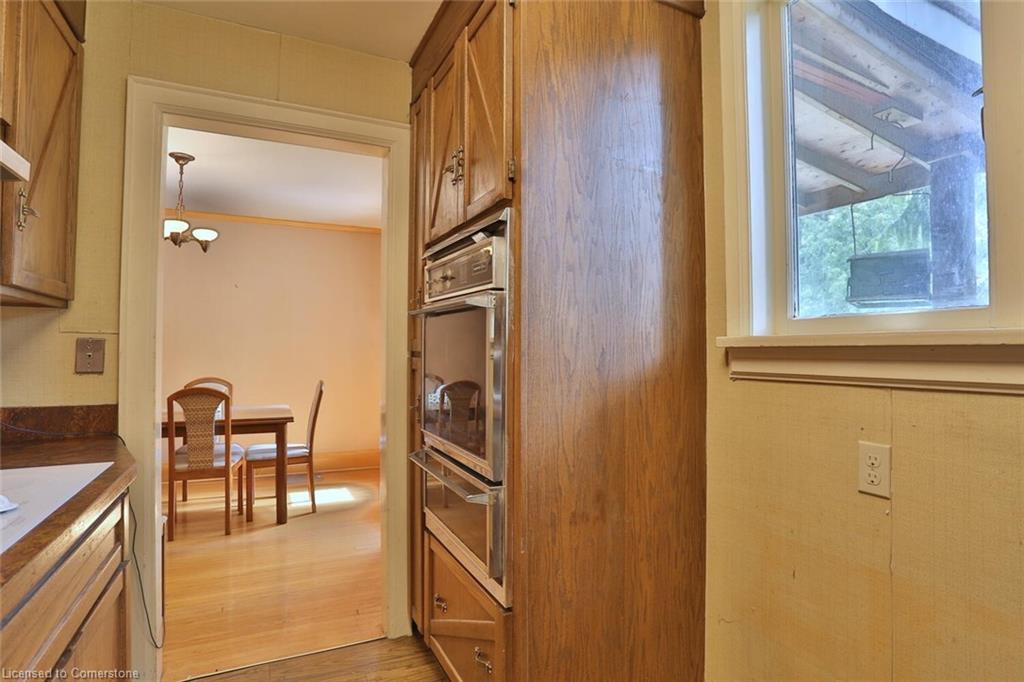 81 Allen Street W Property Photo 15