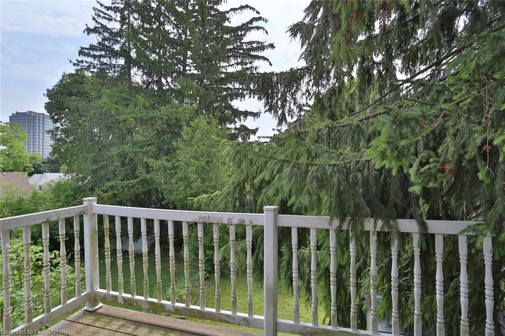 81 Allen Street W Property Photo 24