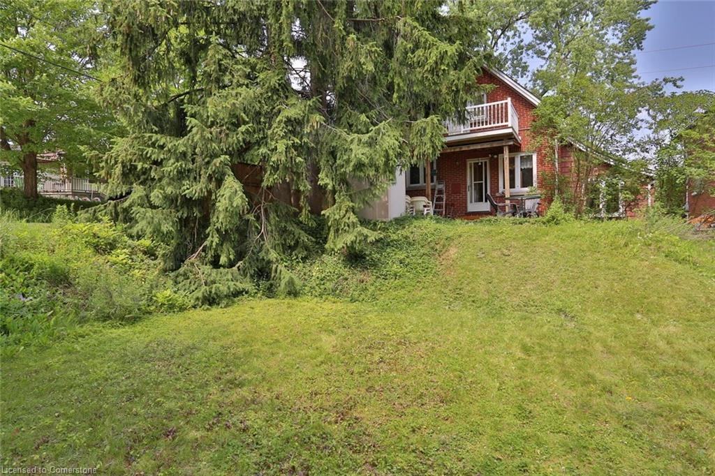 81 Allen Street W Property Photo 32