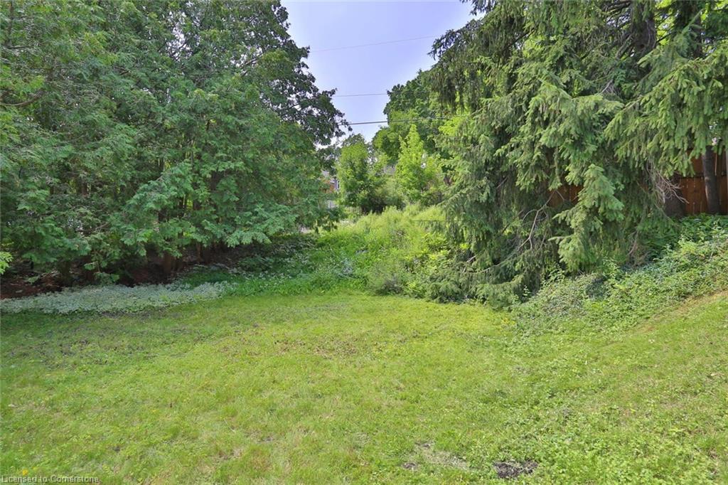 81 Allen Street W Property Photo 33
