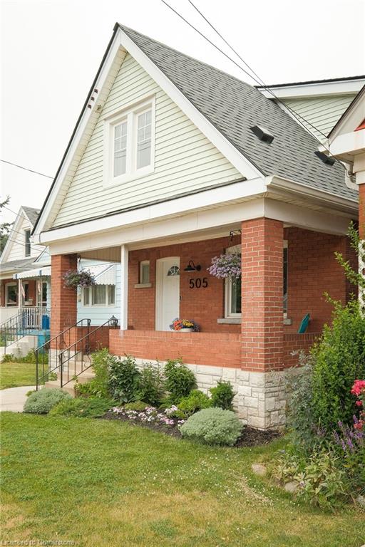 505 Queensdale Avenue E Property Photo 1