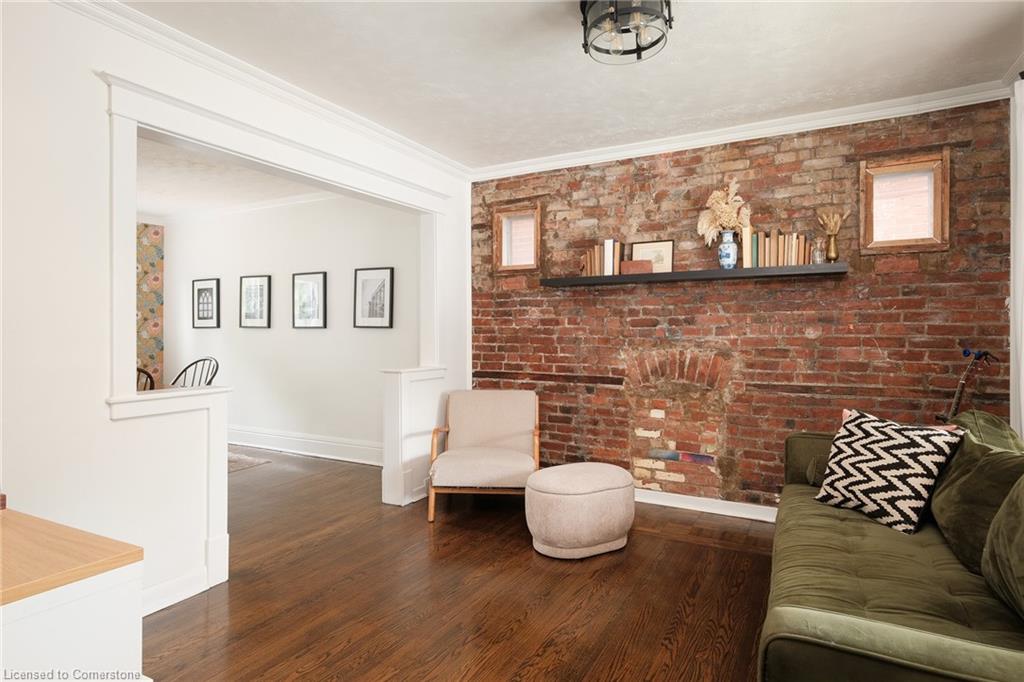 505 Queensdale Avenue E Property Photo 6