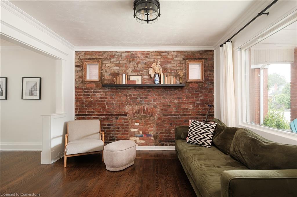 505 Queensdale Avenue E Property Photo 12