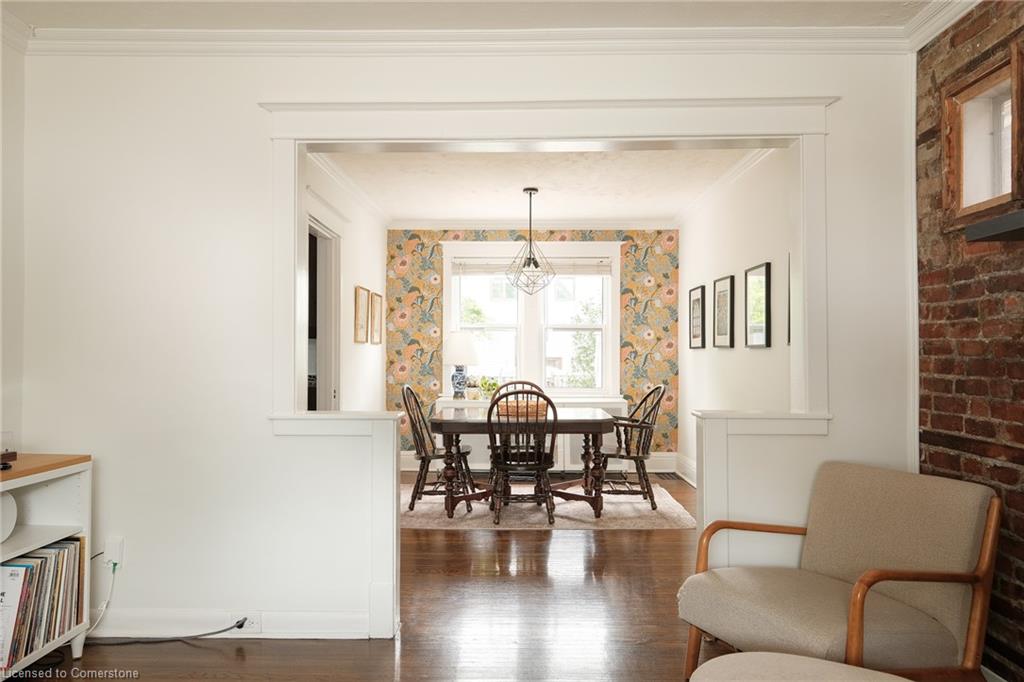 505 Queensdale Avenue E Property Photo 13