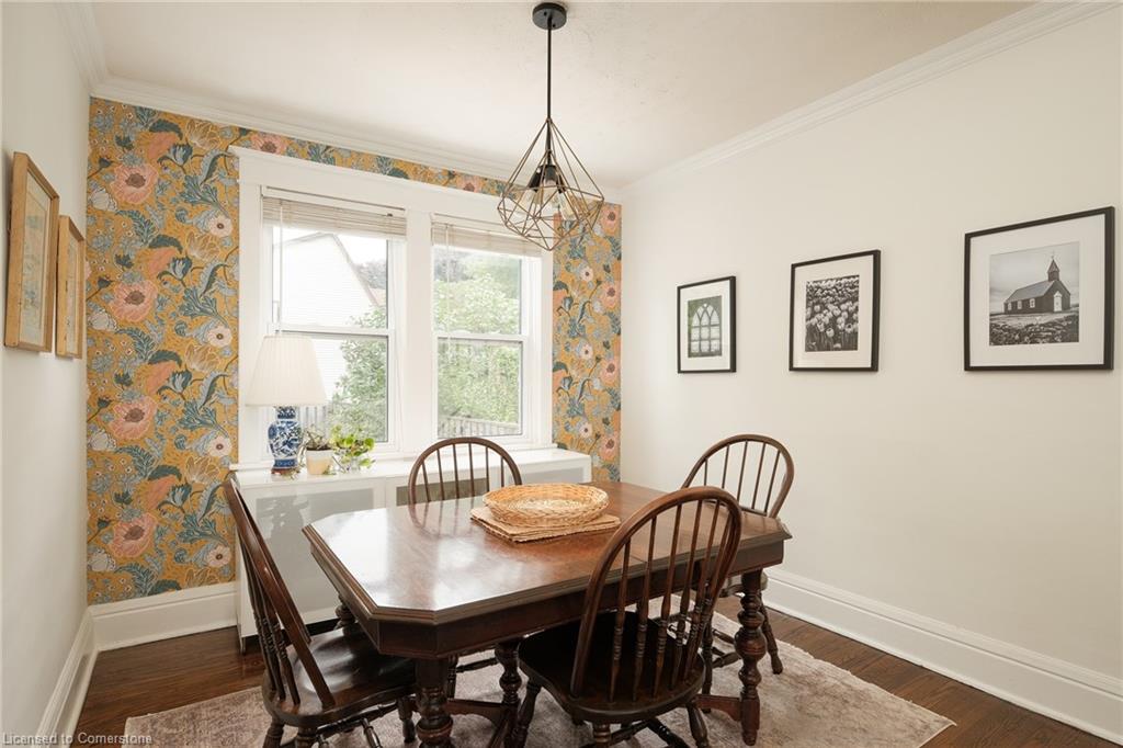 505 Queensdale Avenue E Property Photo 14