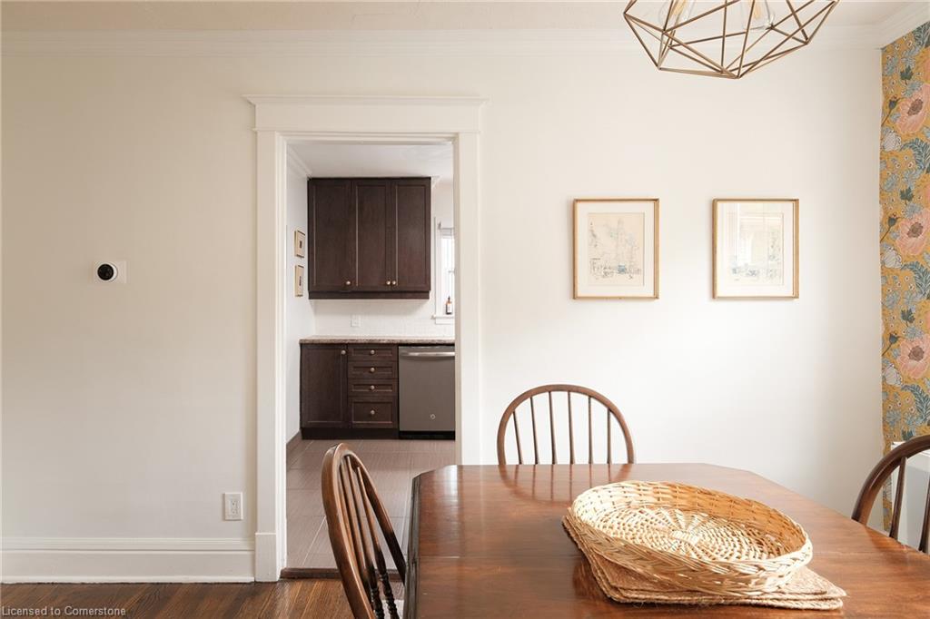 505 Queensdale Avenue E Property Photo 17