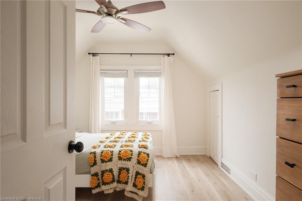 505 Queensdale Avenue E Property Photo 35