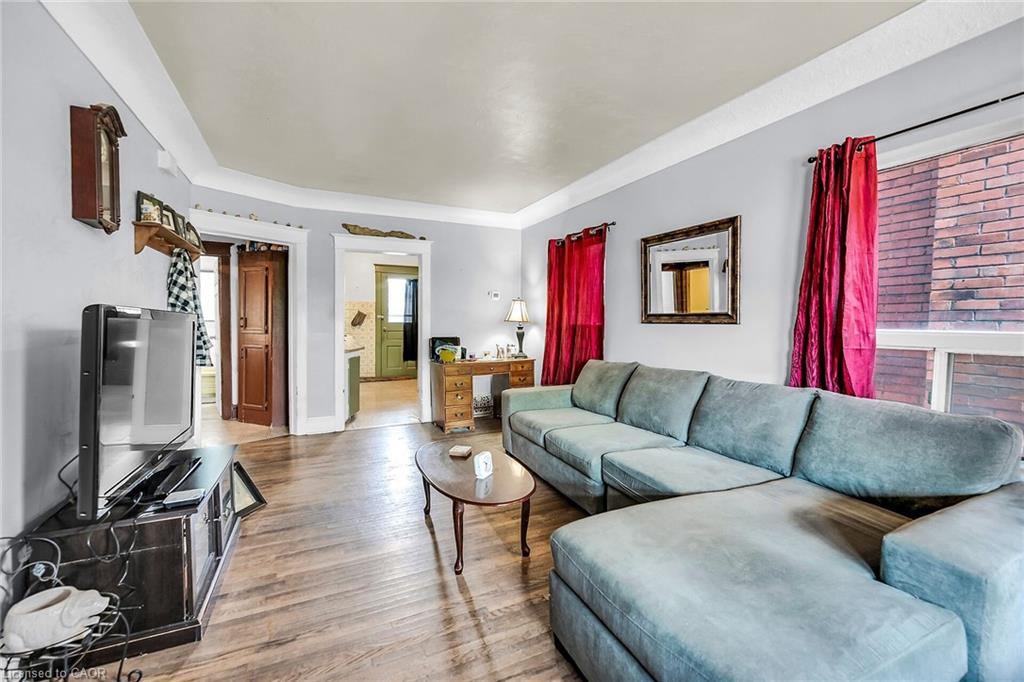 8 Morris Avenue Property Photo 5