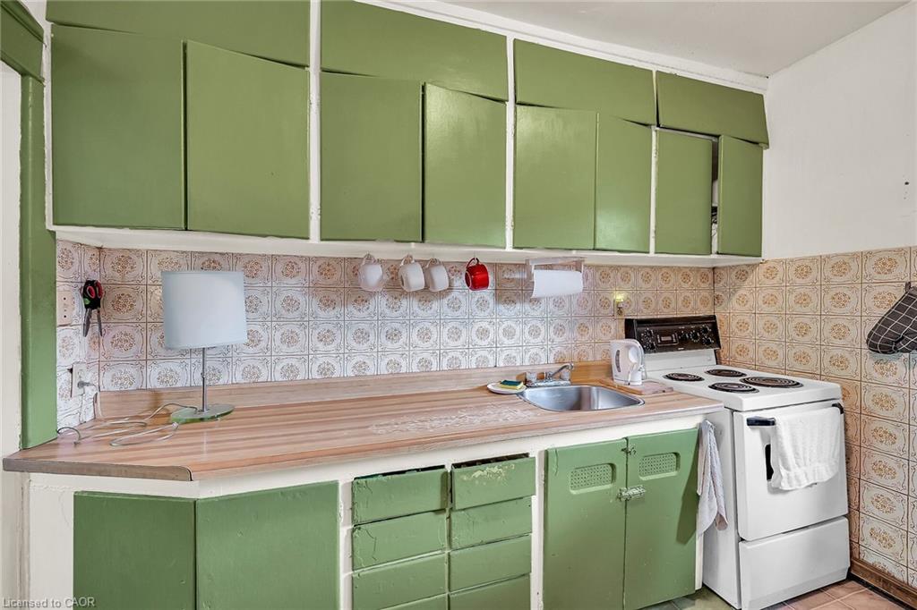 8 Morris Avenue Property Photo 9