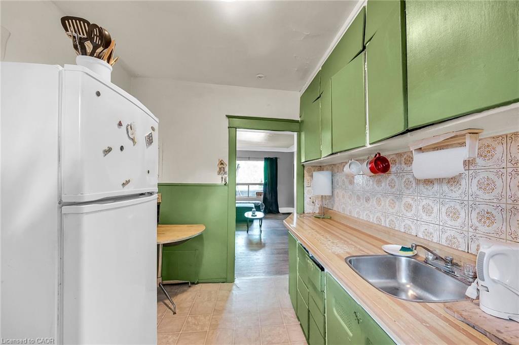 8 Morris Avenue Property Photo 10