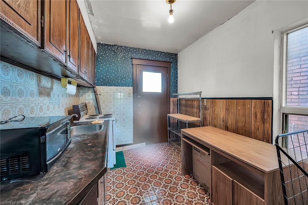 8 Morris Avenue Property Photo 19