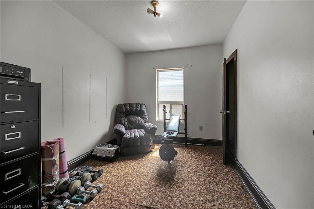 8 Morris Avenue Property Photo 21