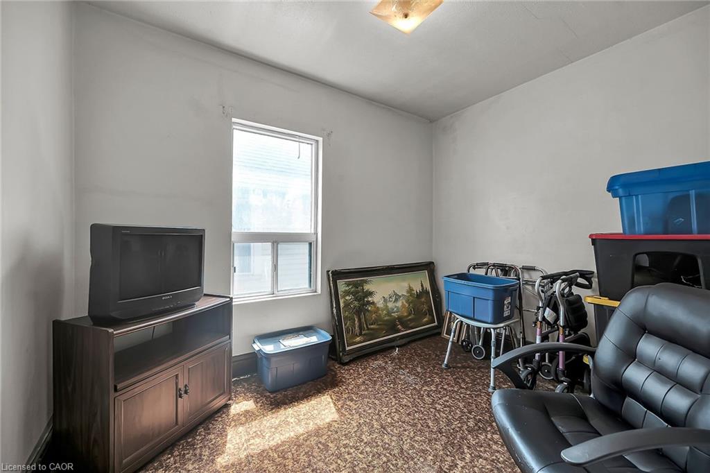 8 Morris Avenue Property Photo 22