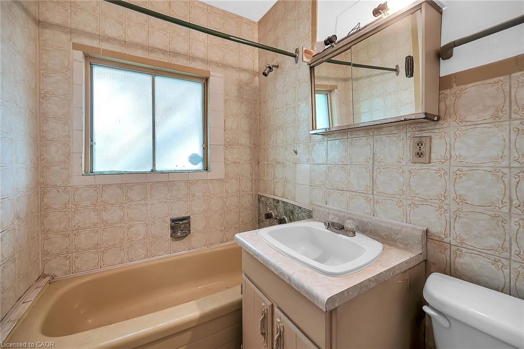 8 Morris Avenue Property Photo 23