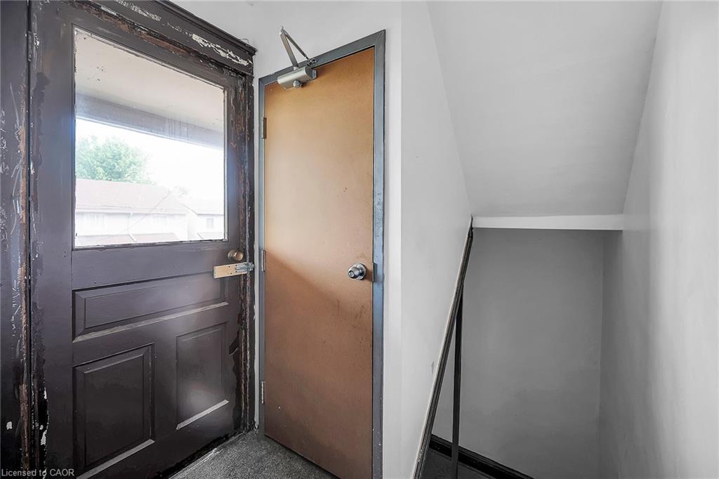 8 Morris Avenue Property Photo 24