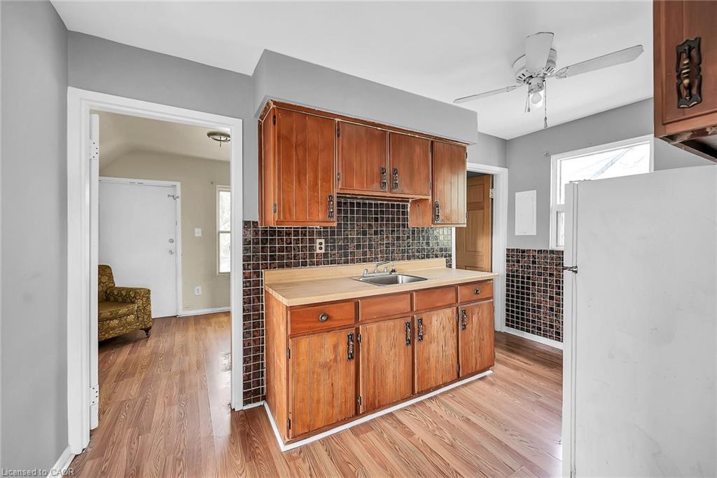 8 Morris Avenue Property Photo 28