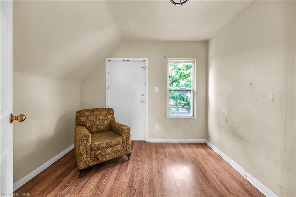 8 Morris Avenue Property Photo 34