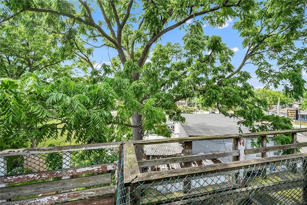 8 Morris Avenue Property Photo 35