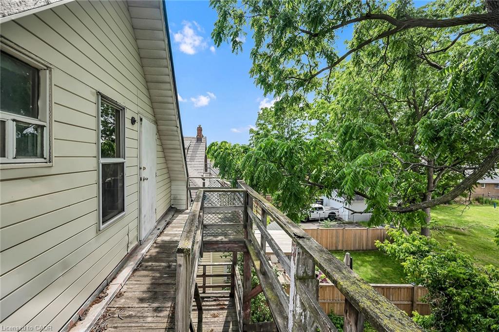 8 Morris Avenue Property Photo 36