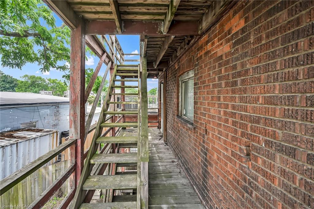 8 Morris Avenue Property Photo 38