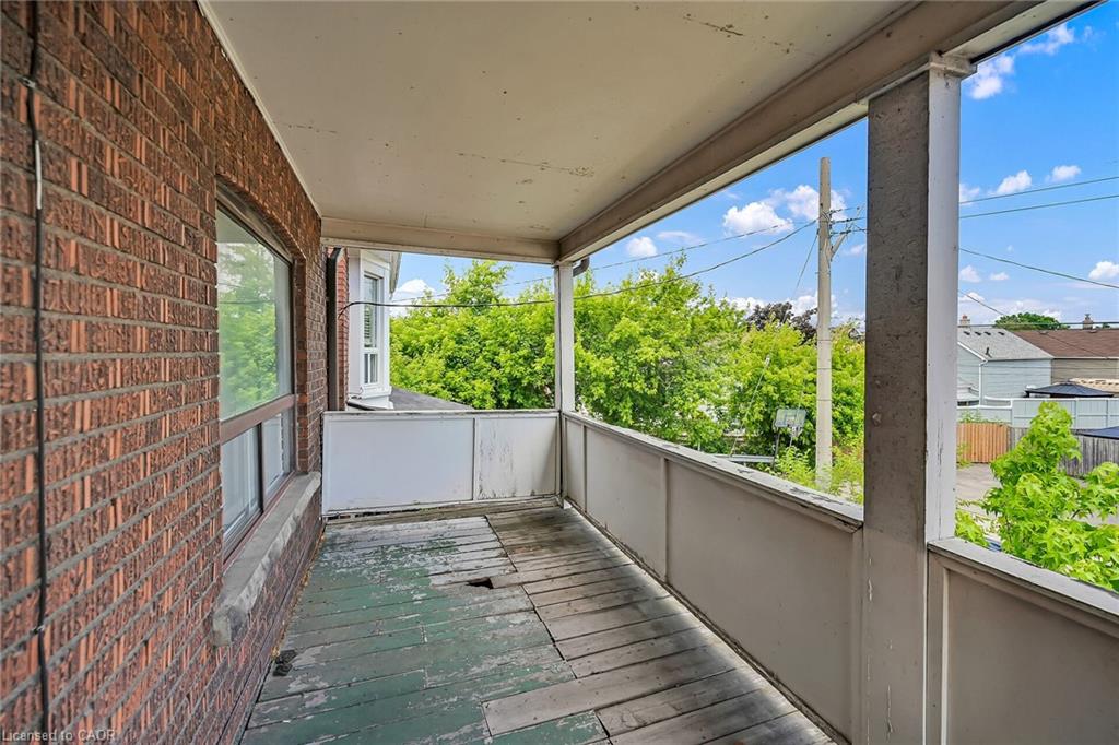 8 Morris Avenue Property Photo 40