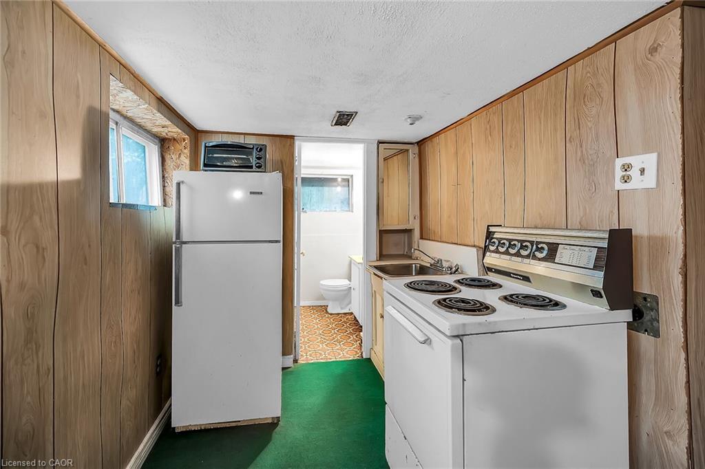 8 Morris Avenue Property Photo 43