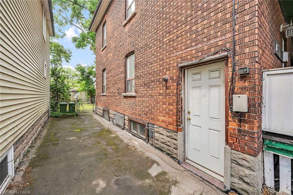 8 Morris Avenue Property Photo 47