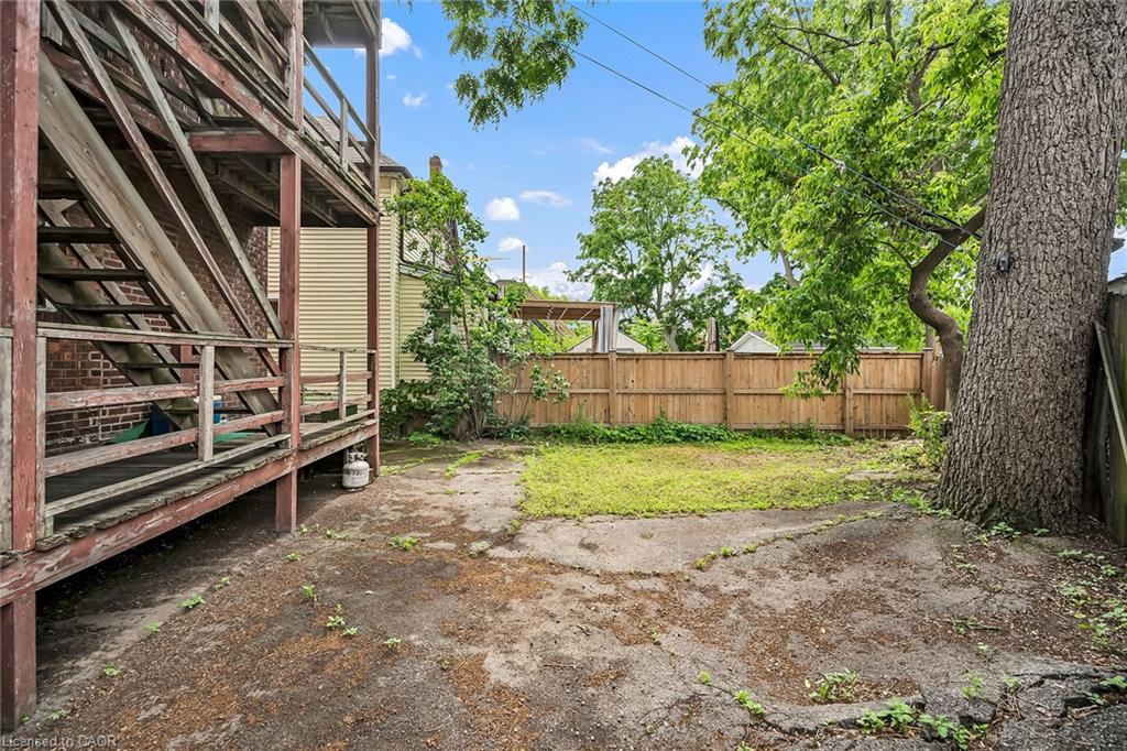 8 Morris Avenue Property Photo 49