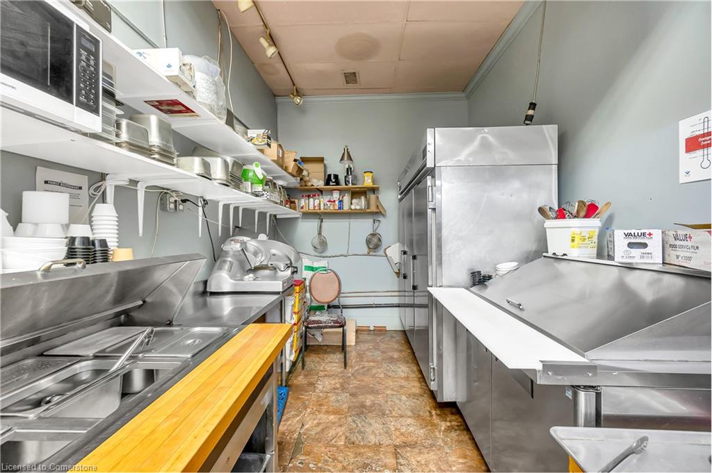 3-368 Queen Street W Property Photo 9