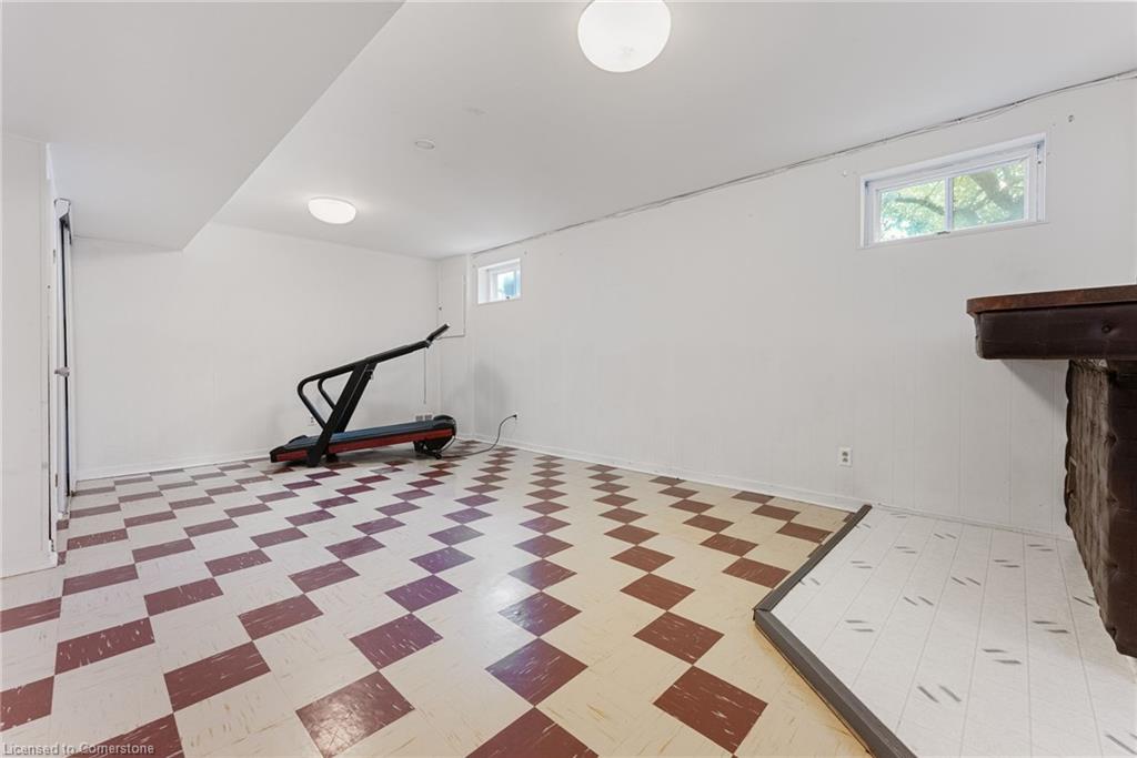 1610 Hobbs Crescent Property Photo 18
